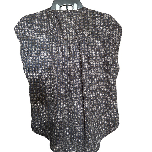 Banana republic blouse size small - Picture 2 of 3